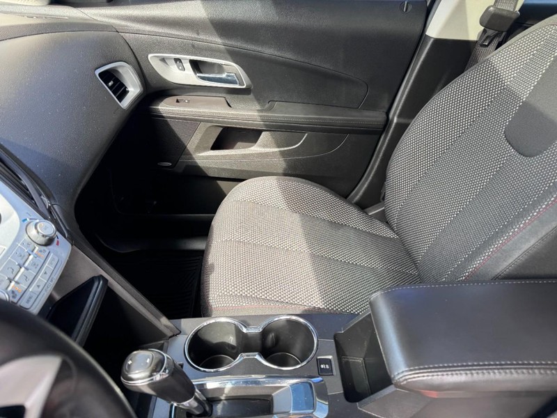 Chevrolet Equinox Vehicle Image 14