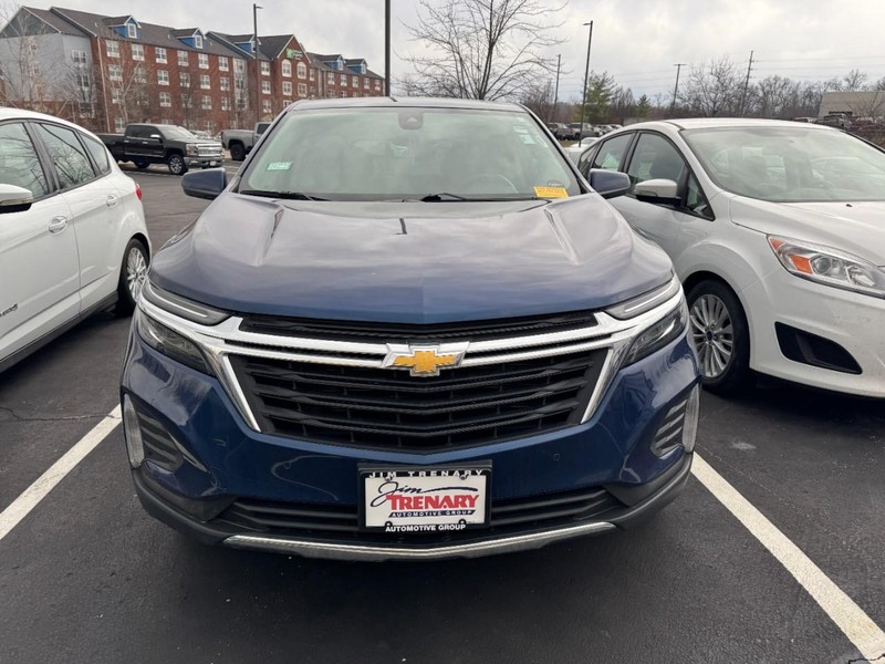 Chevrolet Equinox Vehicle Image 02