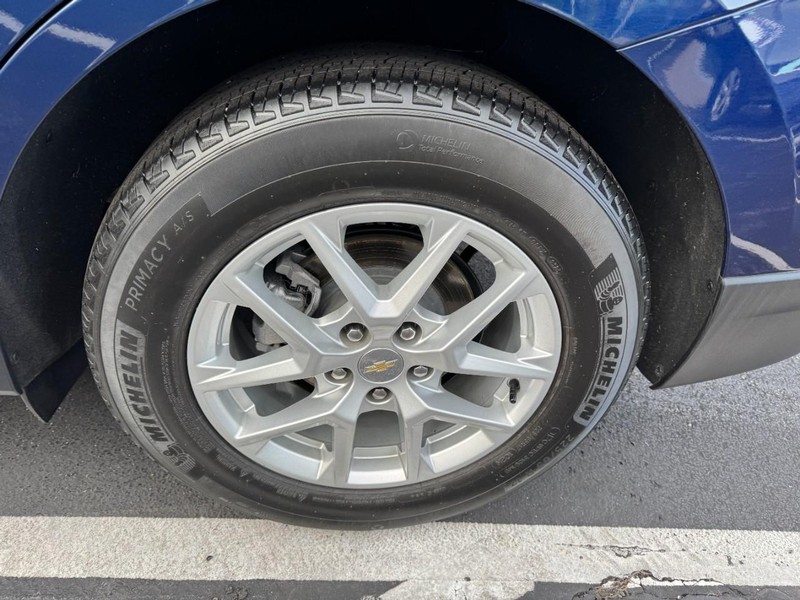 Chevrolet Equinox Vehicle Full-screen Gallery Image 07