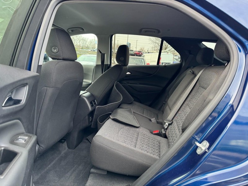 Chevrolet Equinox Vehicle Full-screen Gallery Image 10