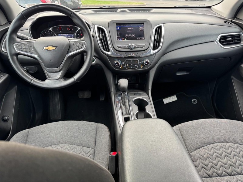 Chevrolet Equinox Vehicle Full-screen Gallery Image 11