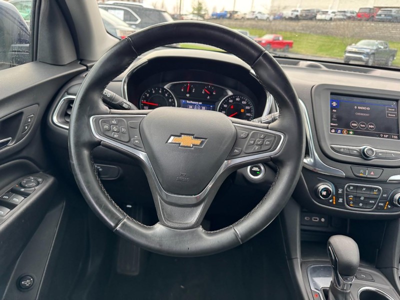 Chevrolet Equinox Vehicle Full-screen Gallery Image 12