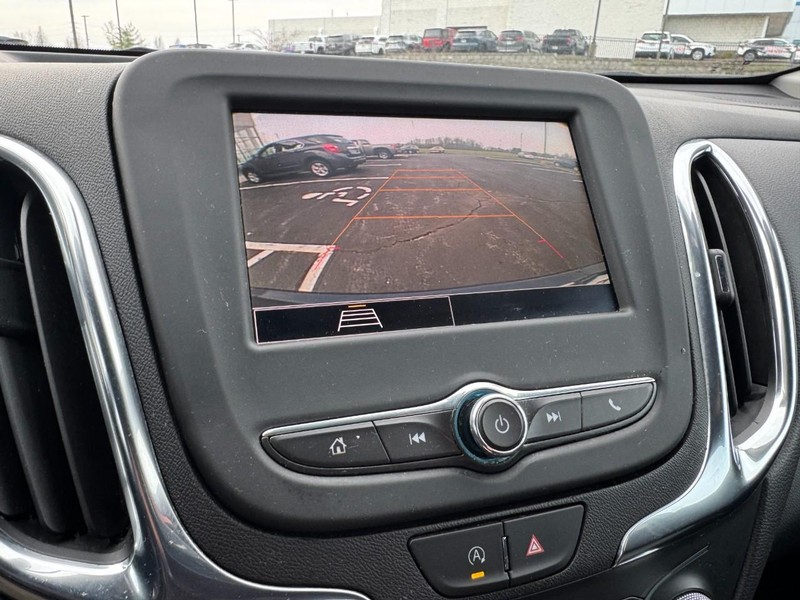 Chevrolet Equinox Vehicle Full-screen Gallery Image 20