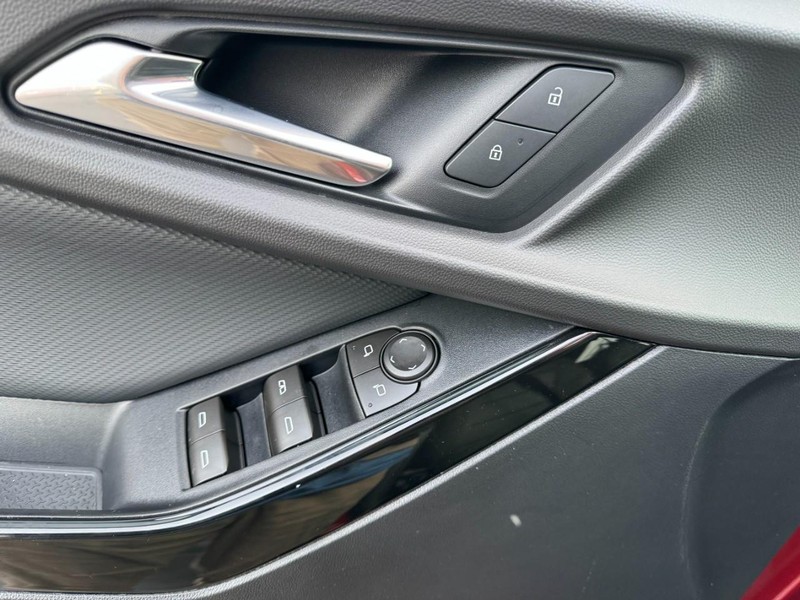 Chevrolet Equinox Vehicle Image 10