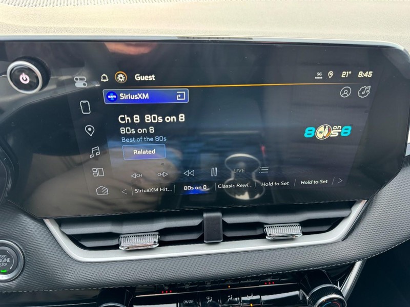 Chevrolet Equinox Vehicle Image 14