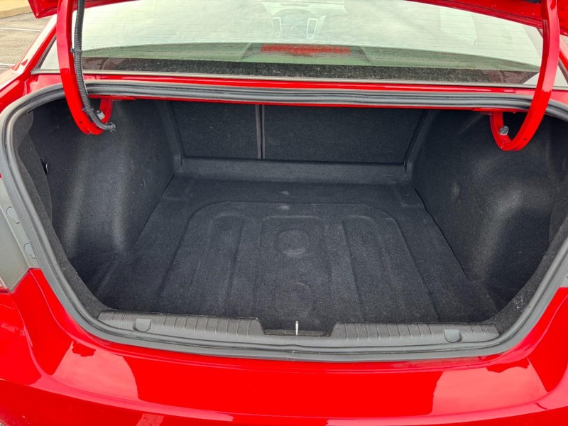 Chevrolet Cruze Vehicle Full-screen Gallery Image 06