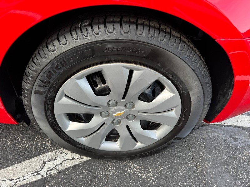 Chevrolet Cruze Vehicle Full-screen Gallery Image 07