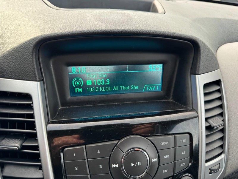 Chevrolet Cruze Vehicle Full-screen Gallery Image 19