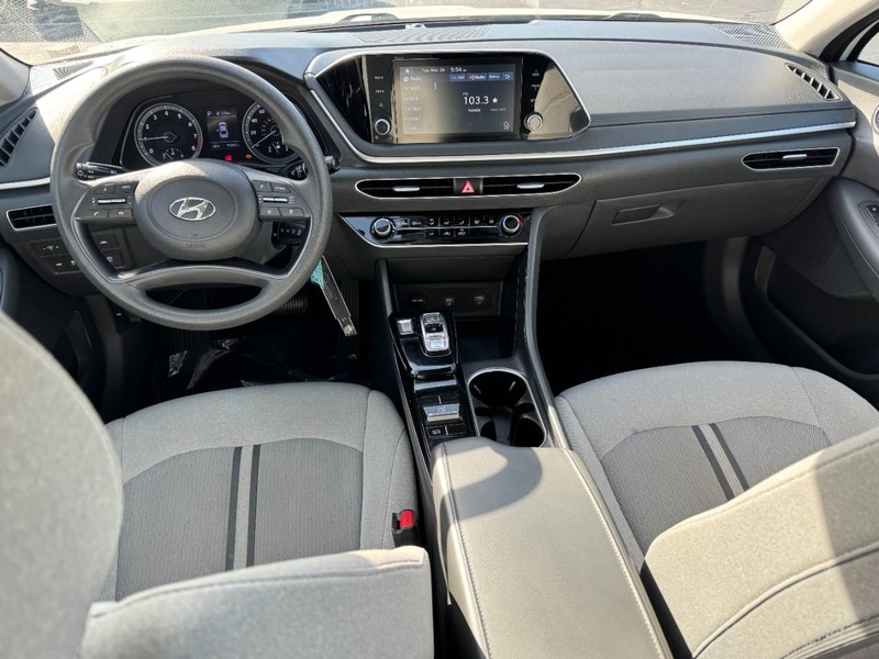 Hyundai Sonata Vehicle Image 11