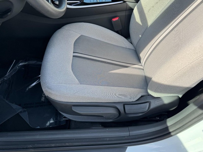 Hyundai Sonata Vehicle Image 14