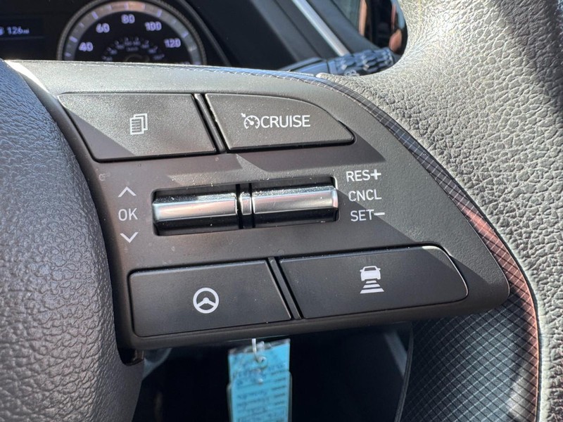 Hyundai Sonata Vehicle Image 17