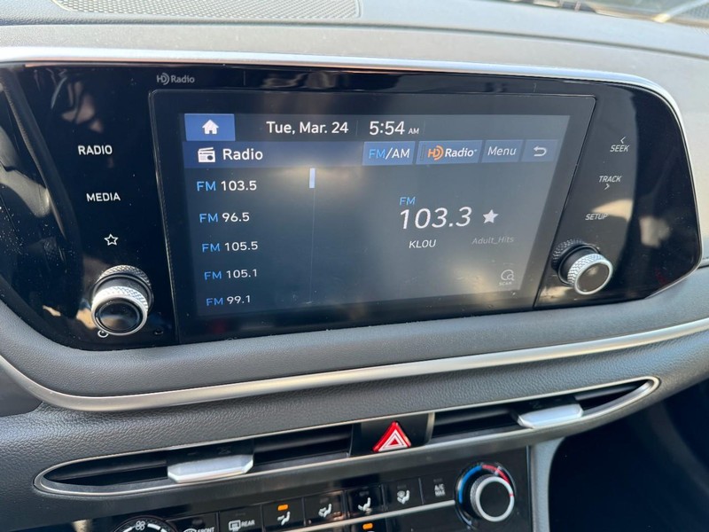 Hyundai Sonata Vehicle Image 19