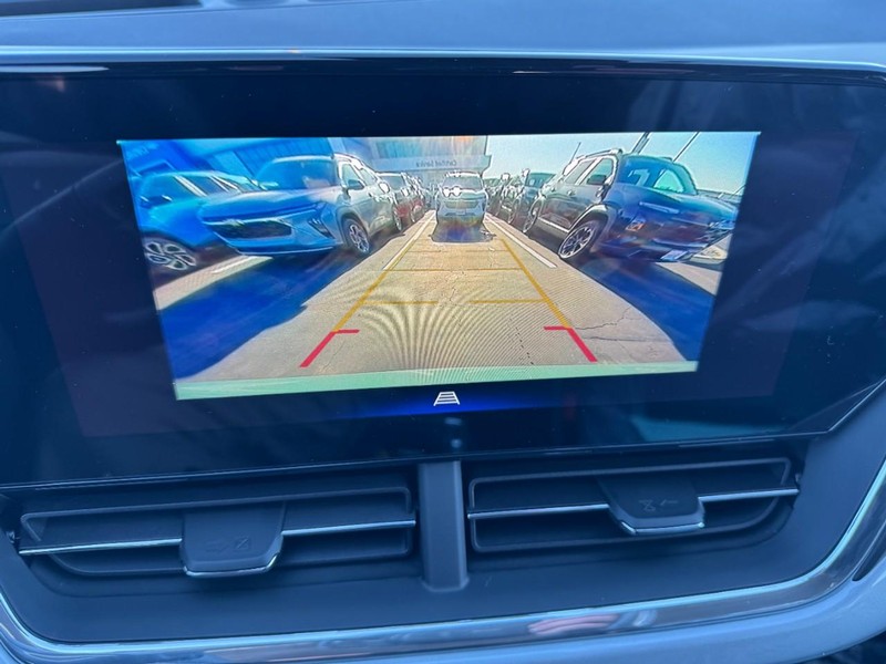 Chevrolet Trax Vehicle Image 13