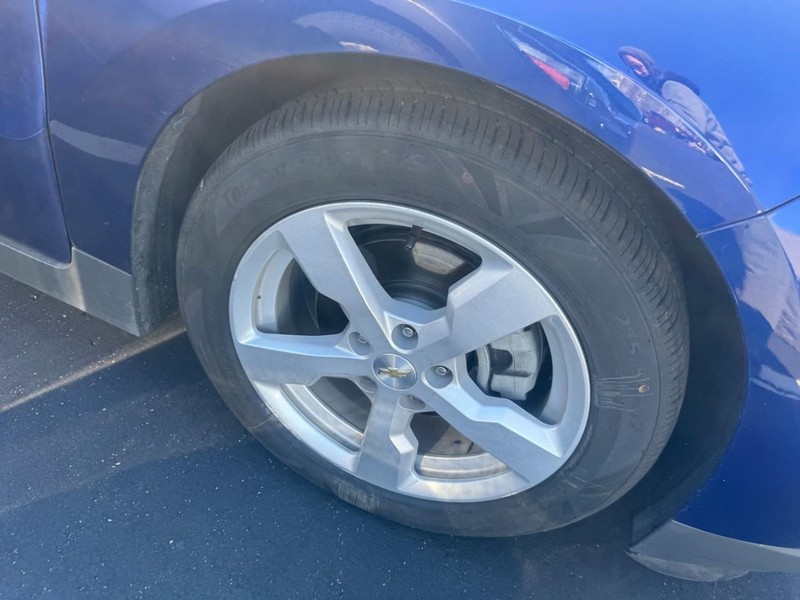 Chevrolet Volt Vehicle Image 05