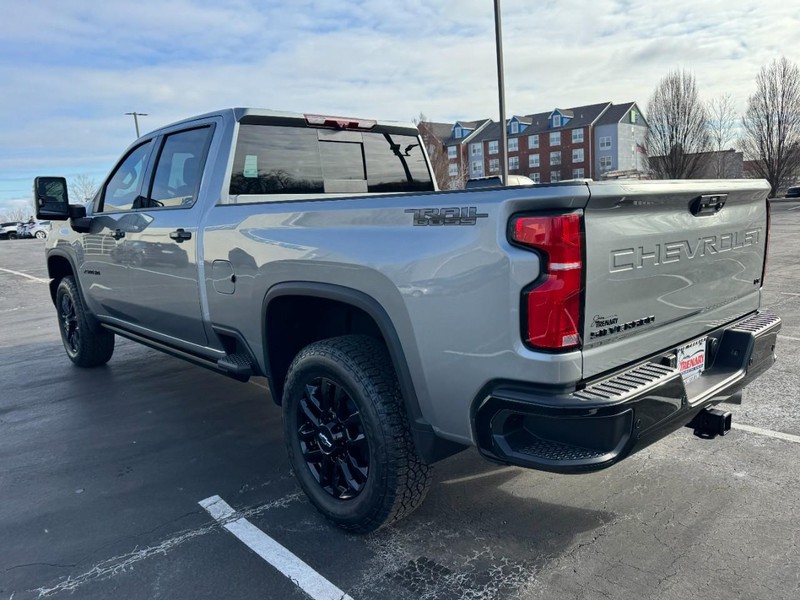 Chevrolet Silverado 2500HD Vehicle Image 05