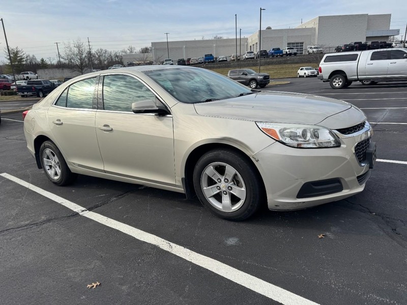 Chevrolet Malibu Vehicle Image 05