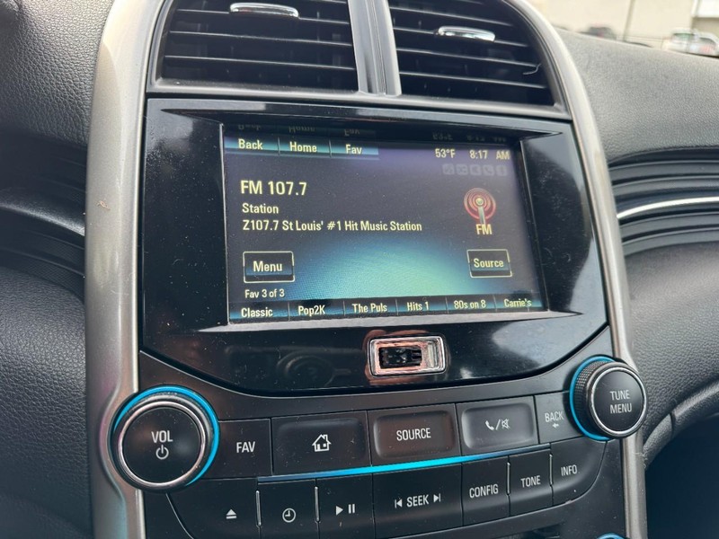 Chevrolet Malibu Vehicle Full-screen Gallery Image 17