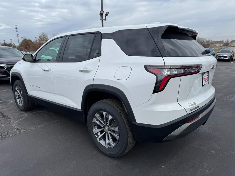 Chevrolet Equinox Vehicle Image 05