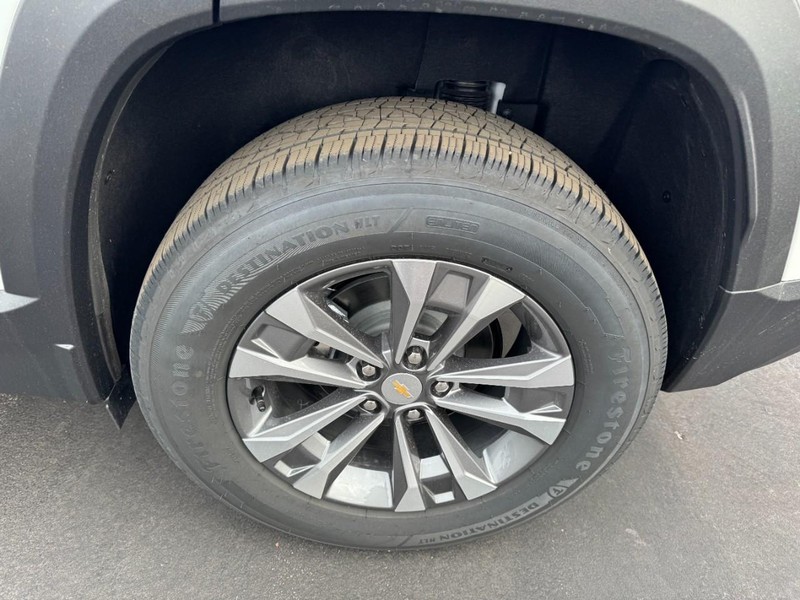 Chevrolet Equinox Vehicle Image 06