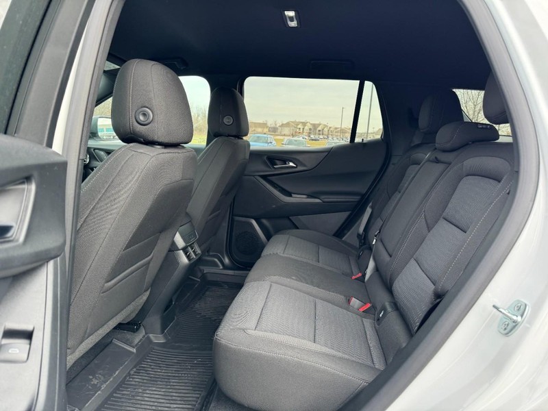 Chevrolet Equinox Vehicle Image 07