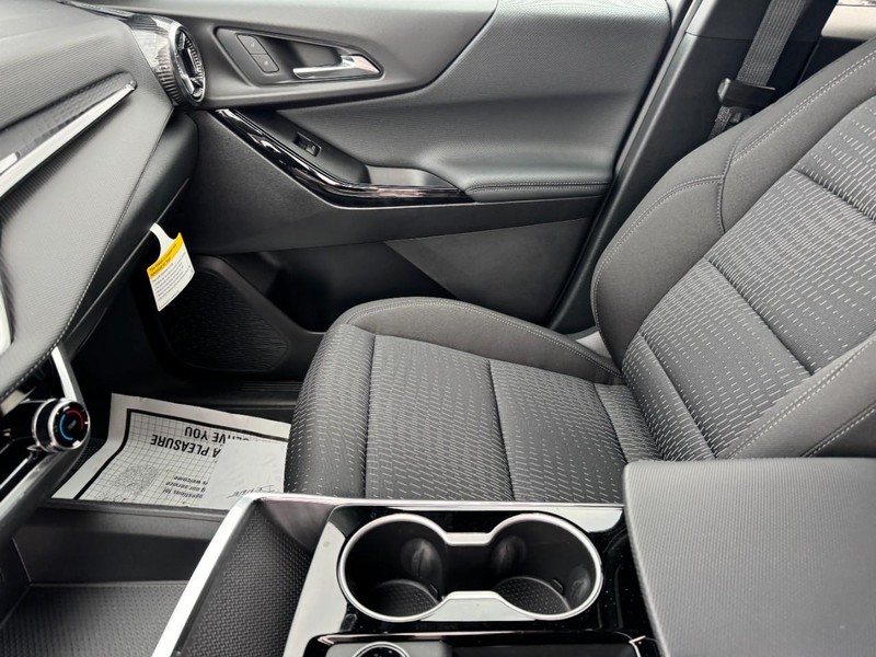 Chevrolet Equinox Vehicle Image 08