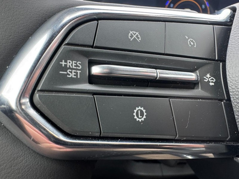 Chevrolet Equinox Vehicle Image 11