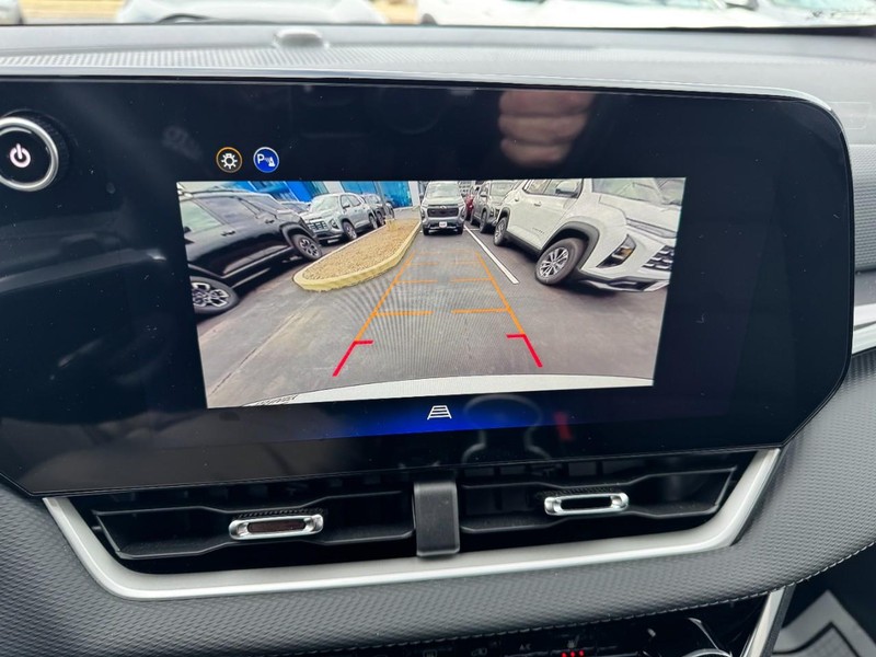 Chevrolet Equinox Vehicle Image 15