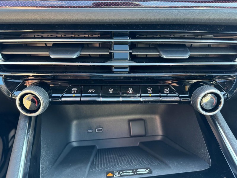 Chevrolet Traverse Vehicle Image 13