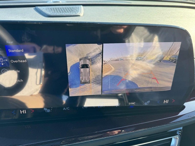 Chevrolet Traverse Vehicle Image 16