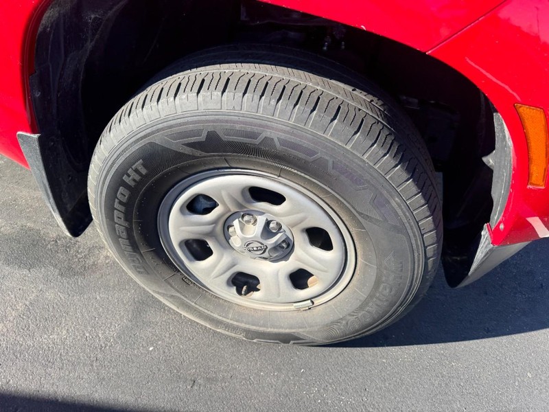 Nissan Frontier Vehicle Image 04