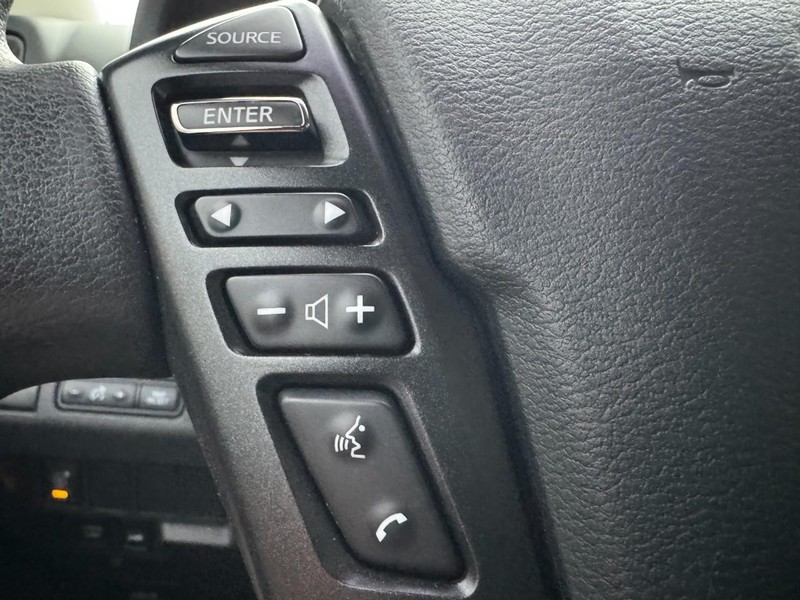 Nissan Frontier Vehicle Image 14