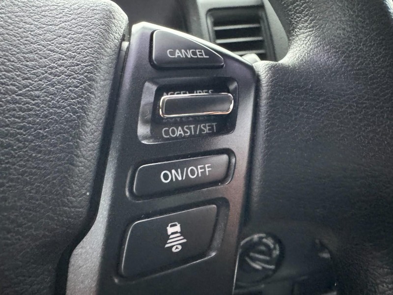 Nissan Frontier Vehicle Image 15