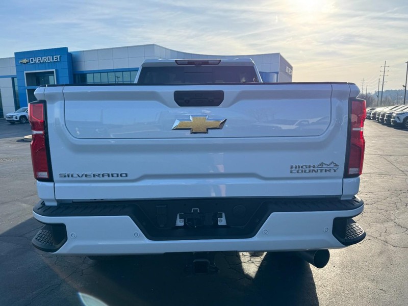 Chevrolet Silverado 2500HD Vehicle Image 05