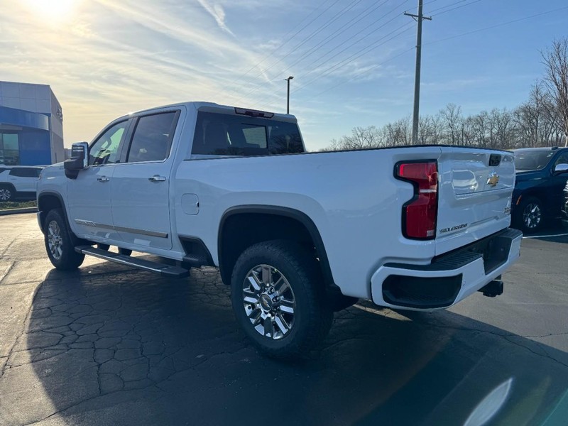 Chevrolet Silverado 2500HD Vehicle Image 06