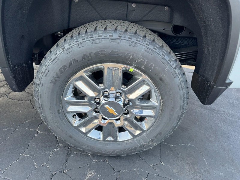 Chevrolet Silverado 2500HD Vehicle Image 07