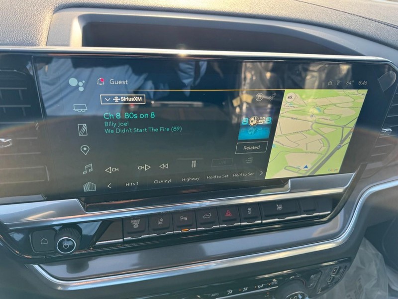 Chevrolet Silverado 2500HD Vehicle Image 16