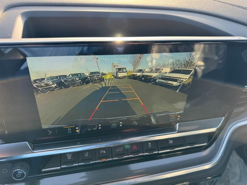 Chevrolet Silverado 2500HD Vehicle Image 18