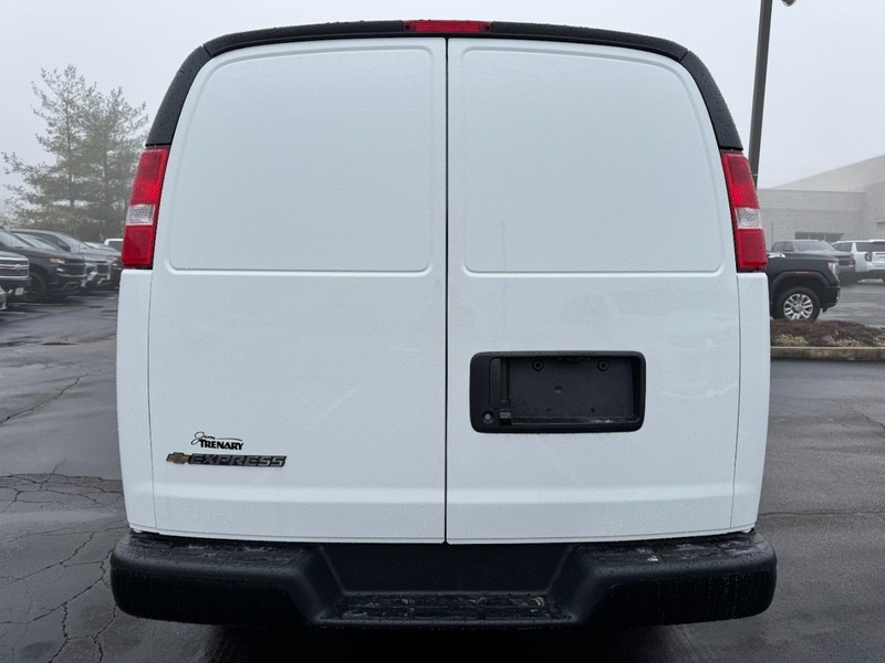 Chevrolet Express Cargo Van Vehicle Image 04
