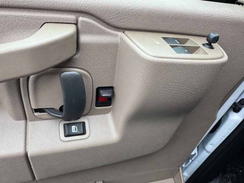 Chevrolet Express Cargo Van Vehicle Image 12