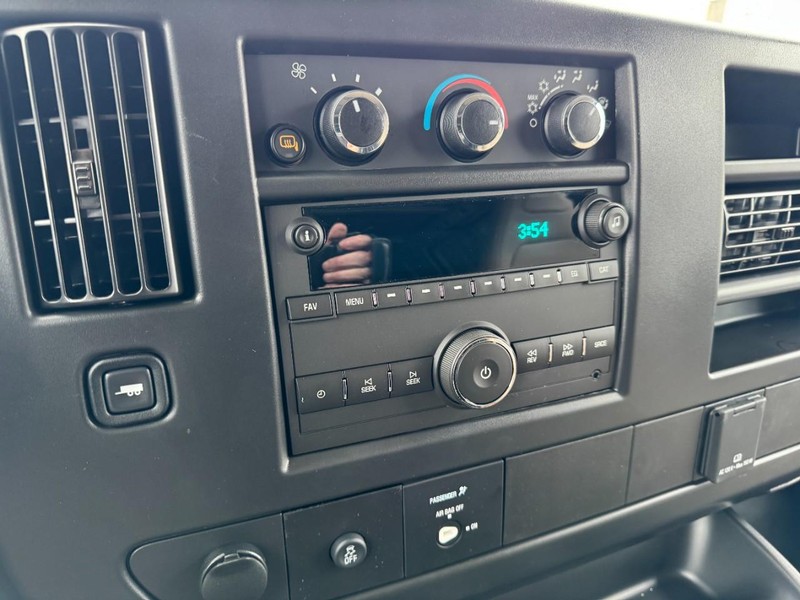 Chevrolet Express Cargo Van Vehicle Image 14