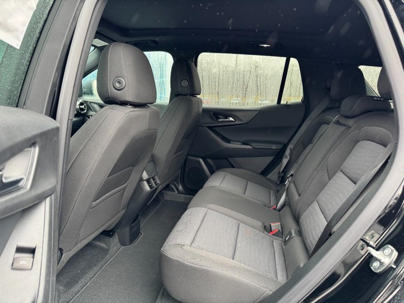 Chevrolet Equinox Vehicle Image 07