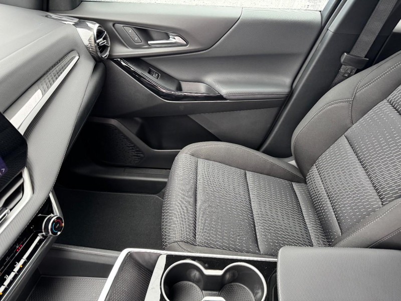 Chevrolet Equinox Vehicle Image 08