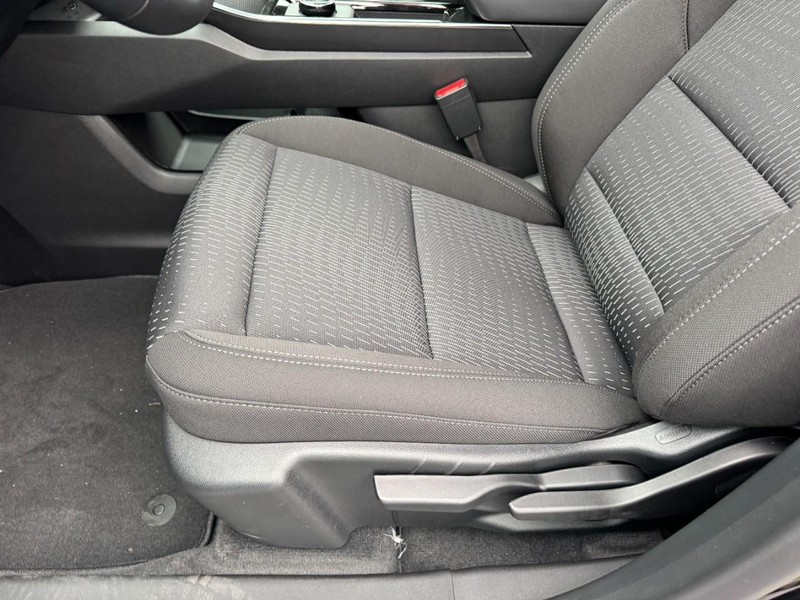 Chevrolet Equinox Vehicle Image 09