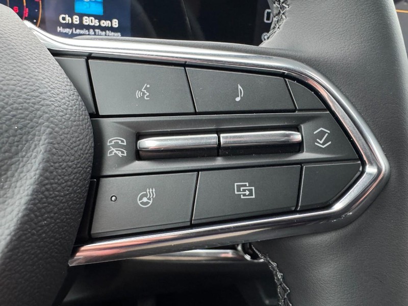 Chevrolet Equinox Vehicle Image 12