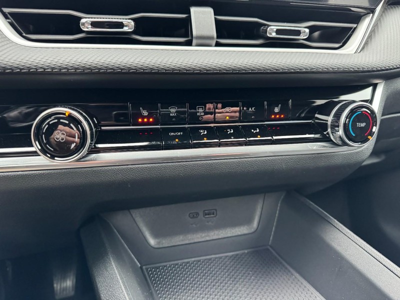 Chevrolet Equinox Vehicle Image 13