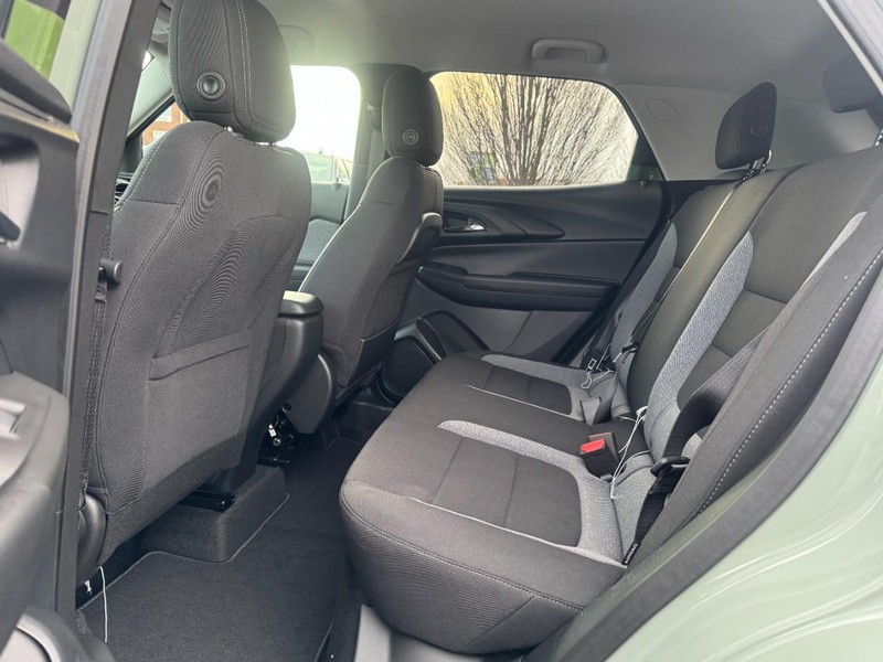 Chevrolet TrailBlazer Vehicle Image 06