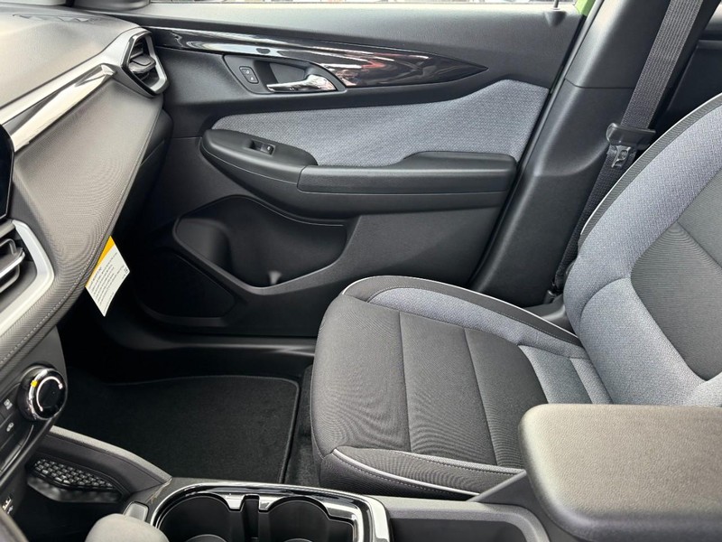 Chevrolet TrailBlazer Vehicle Image 07