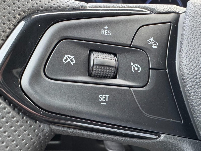 Chevrolet TrailBlazer Vehicle Image 10