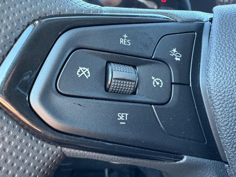 Chevrolet TrailBlazer Vehicle Image 11