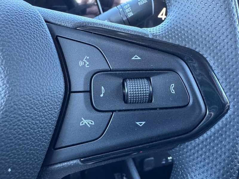 Chevrolet TrailBlazer Vehicle Image 12